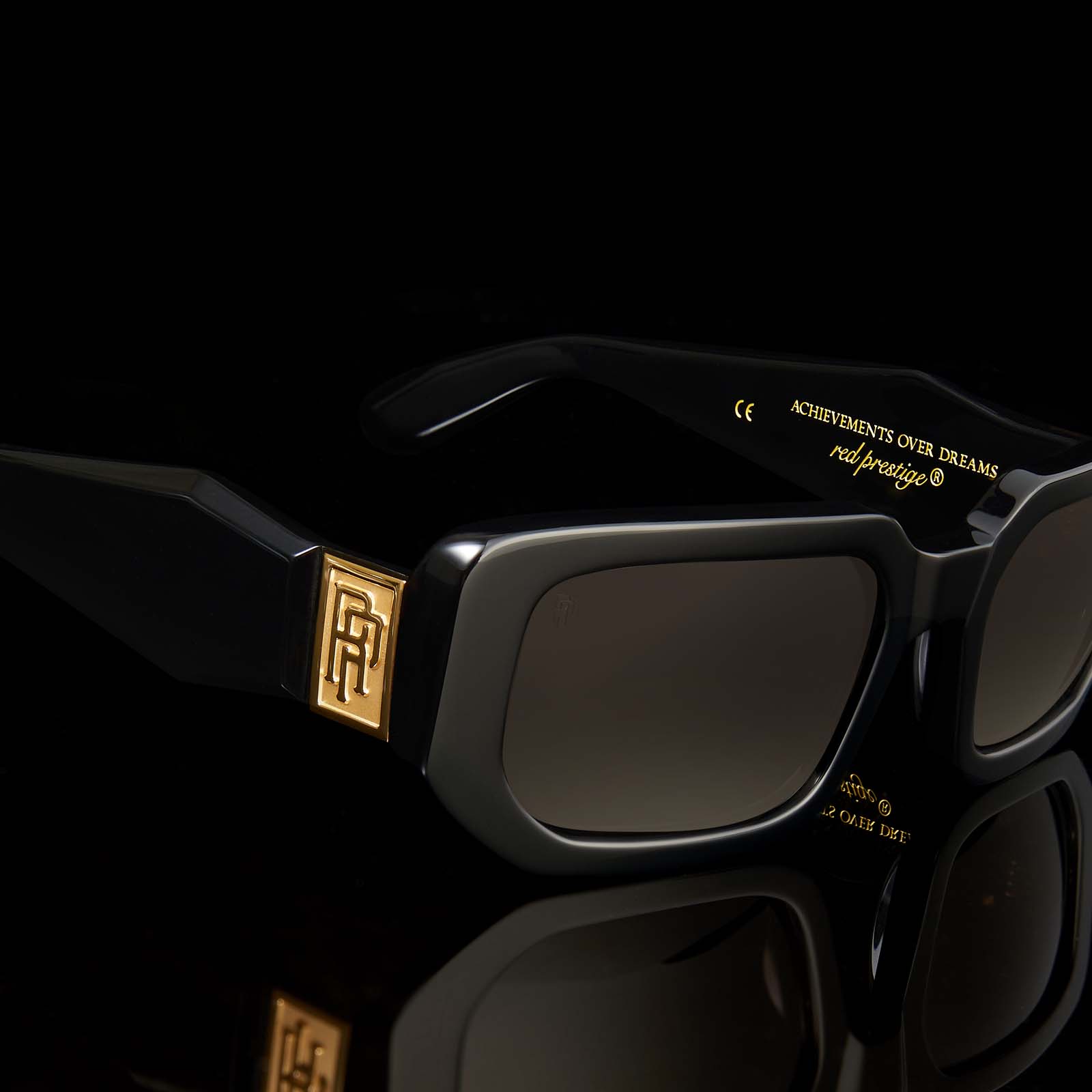 DIAMOND BLACK