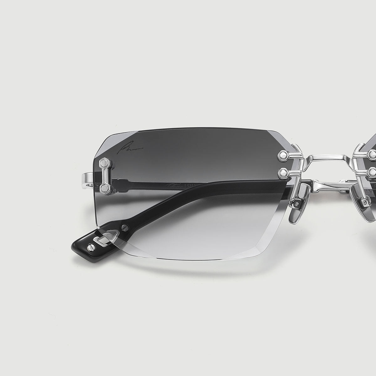 FORCE SILVER | EXECUTIVE SMOKE CUT