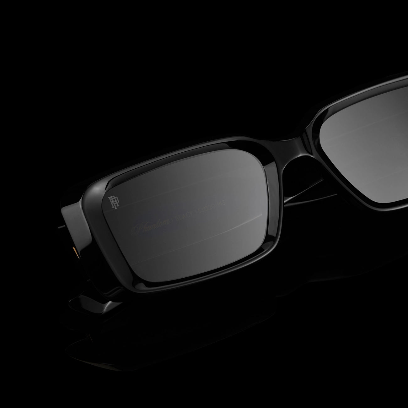 PHANTOM BLACK