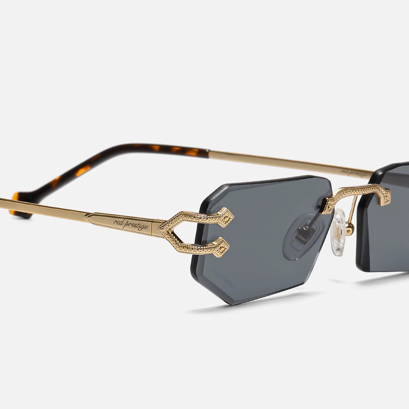 PIONEER SMOKE BLACK CUT