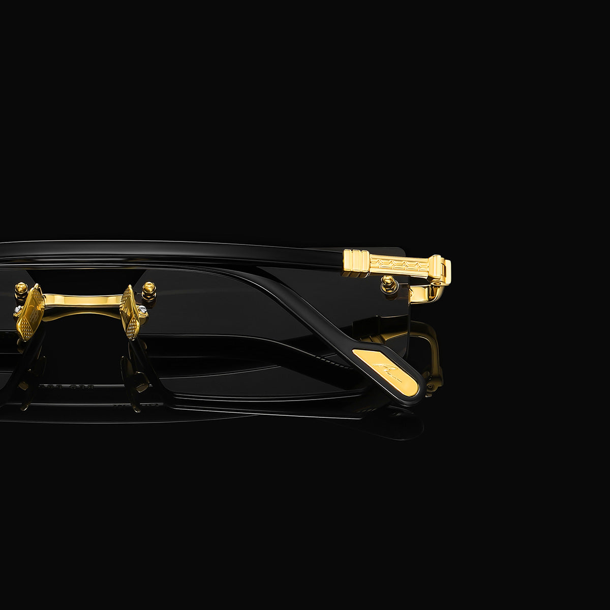 R1 BLACK CUT