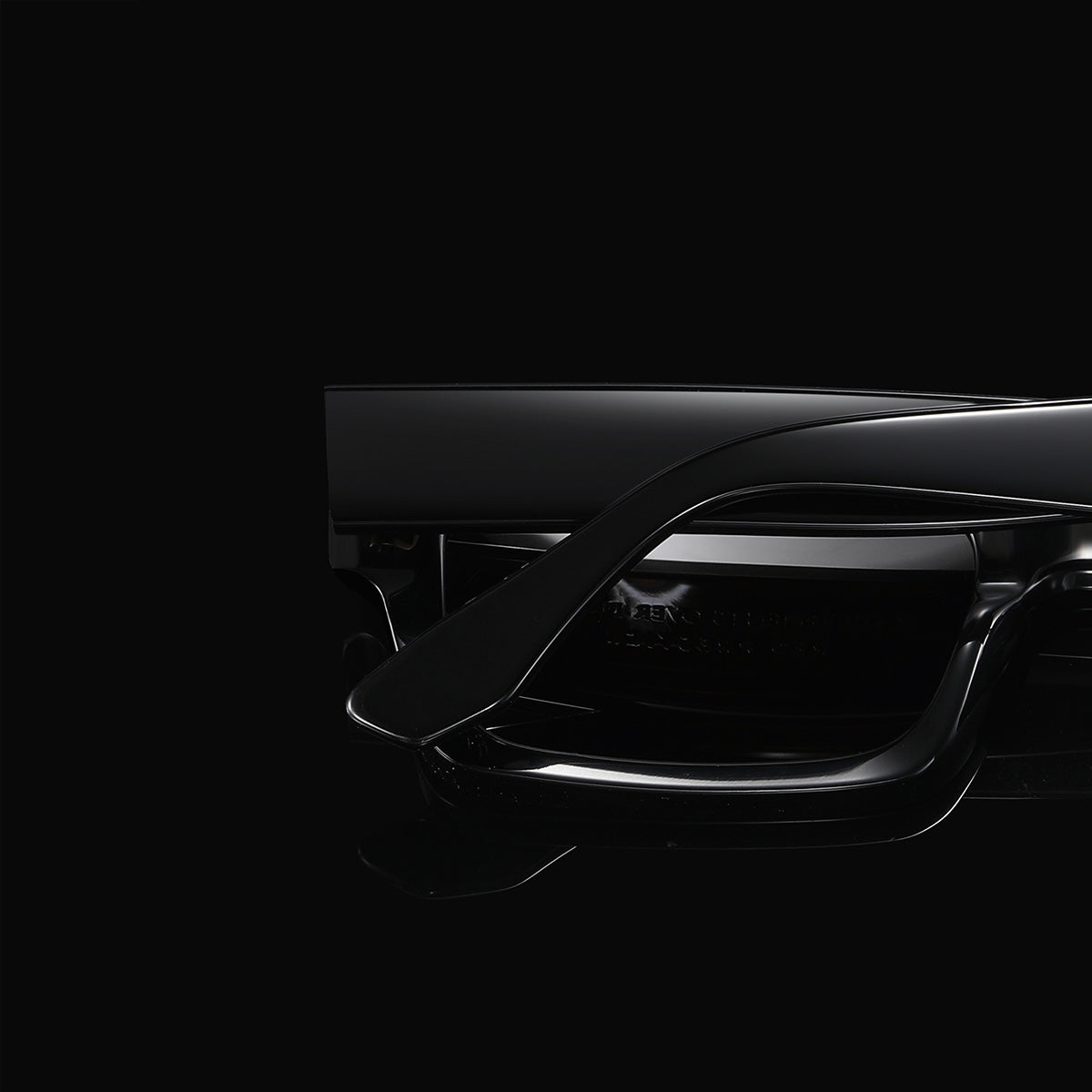VERTEX BLACK