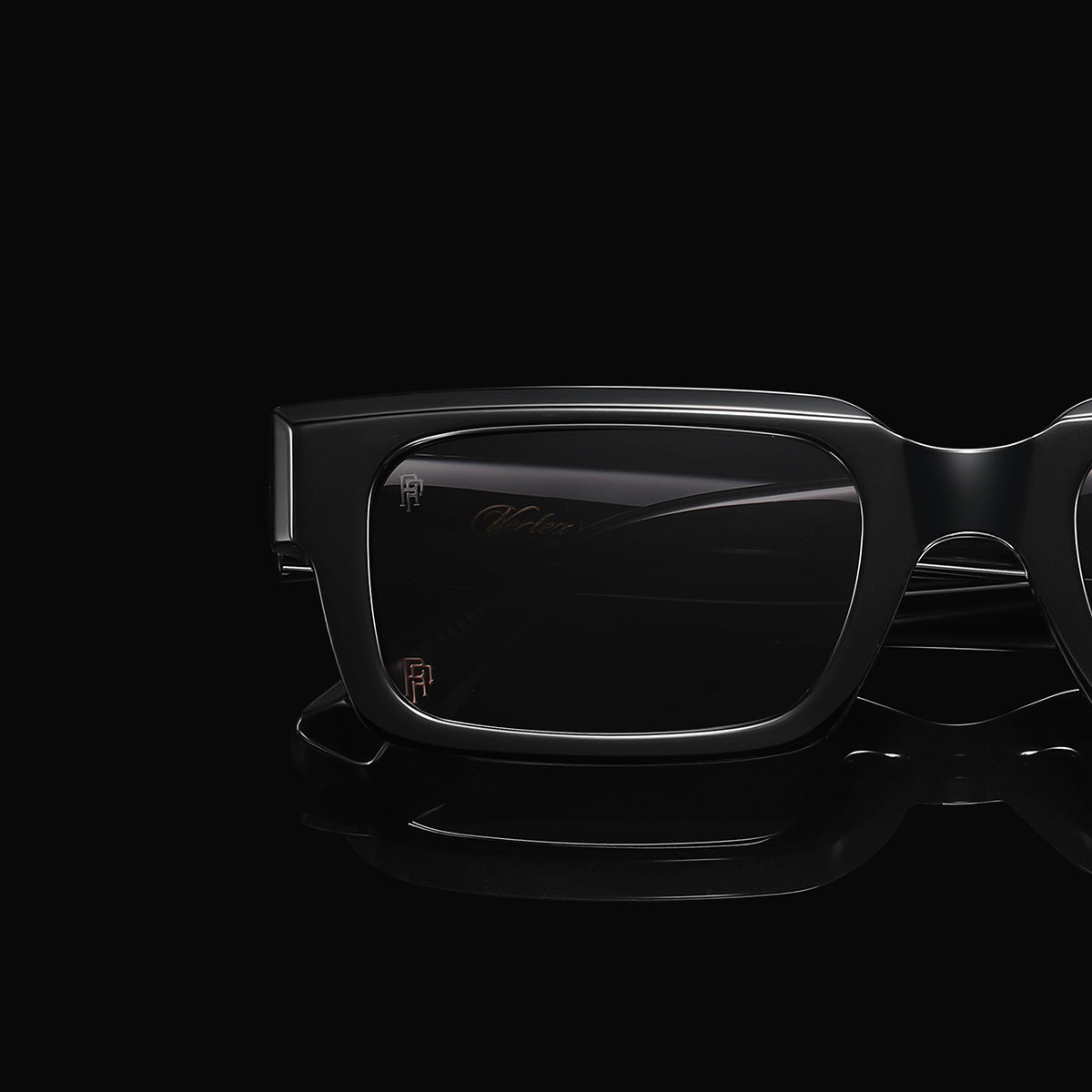 VERTEX BLACK