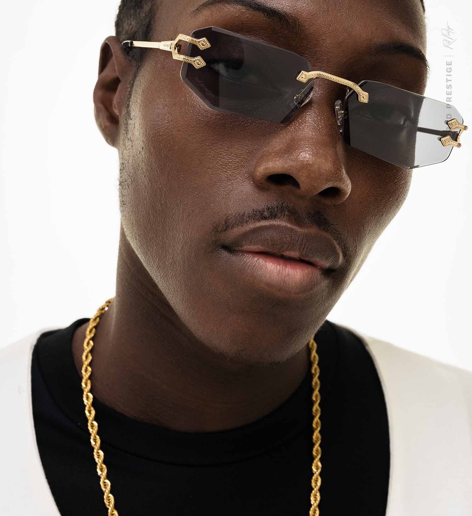 PIONEER SMOKE BLACK CUT