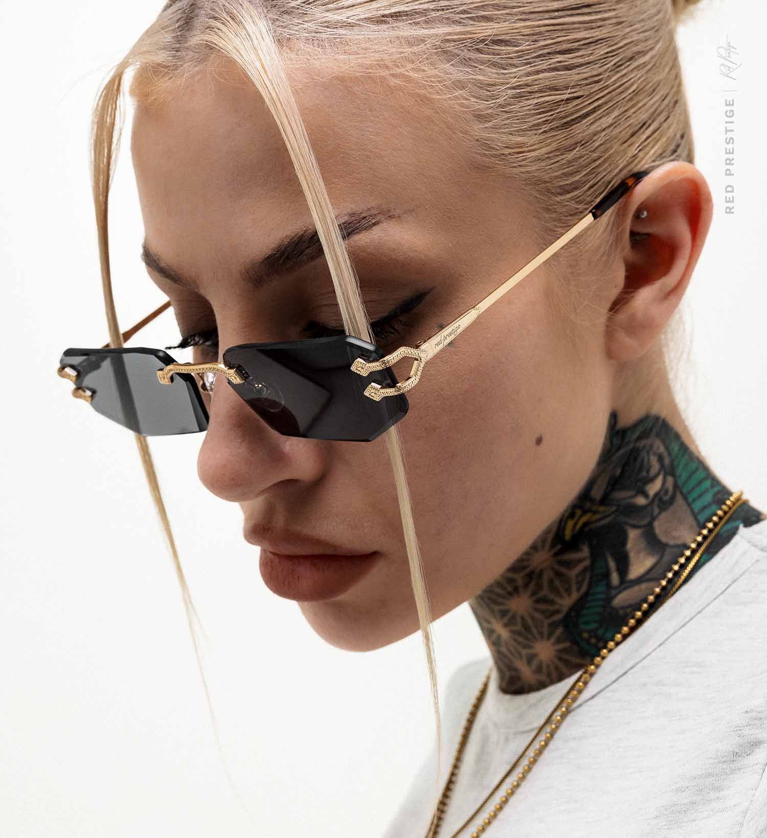 PIONEER SMOKE BLACK CUT