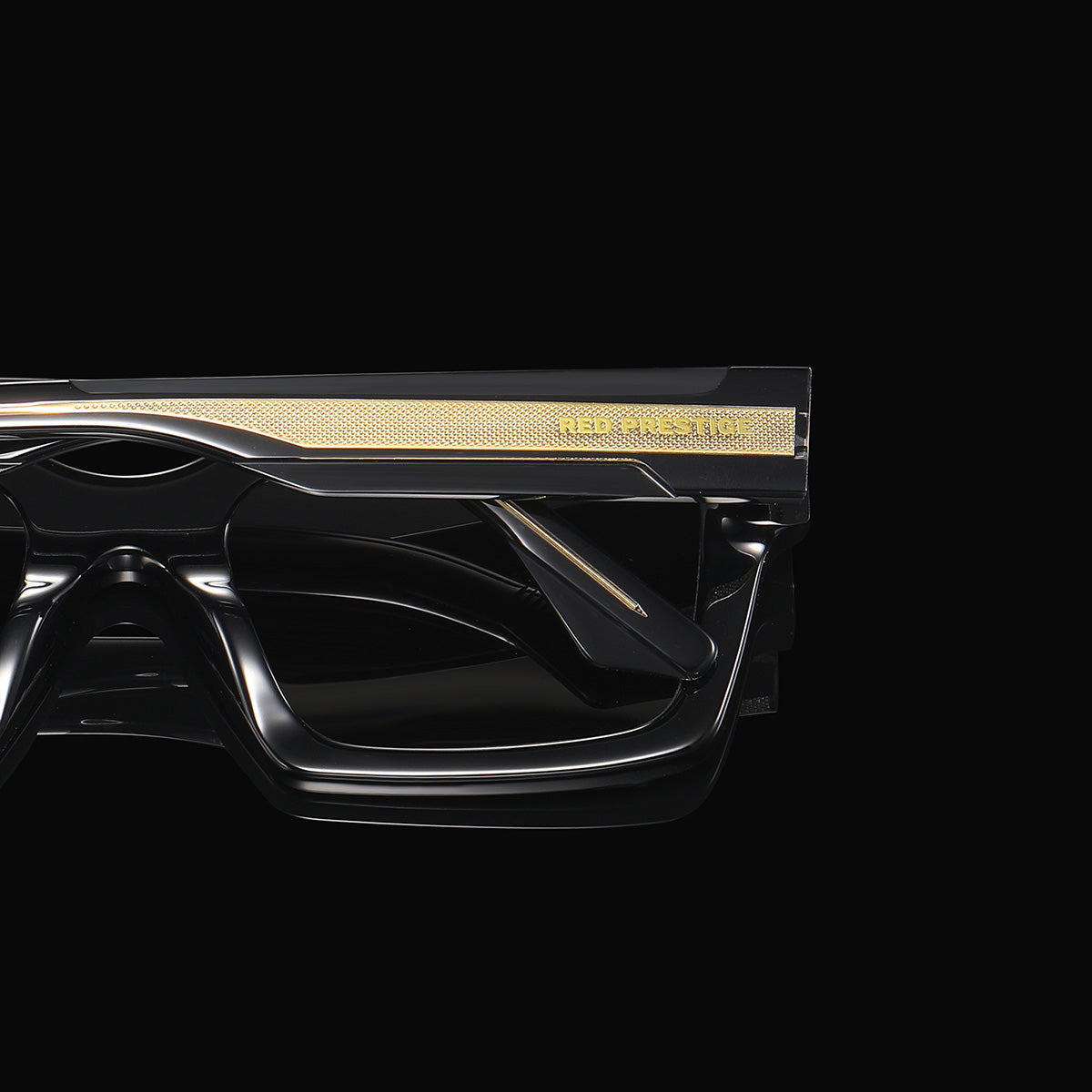 THE ASSOCIATE | BLACK