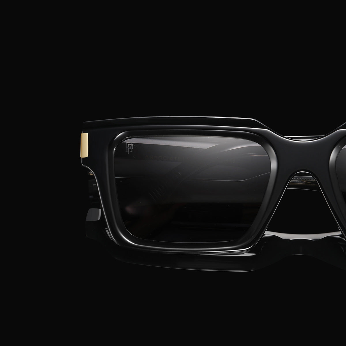 THE ASSOCIATE | BLACK