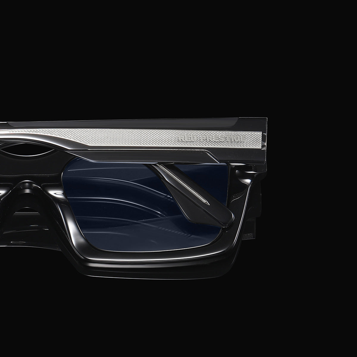 THE ASSOCIATE | METROPOLITAN BLUE