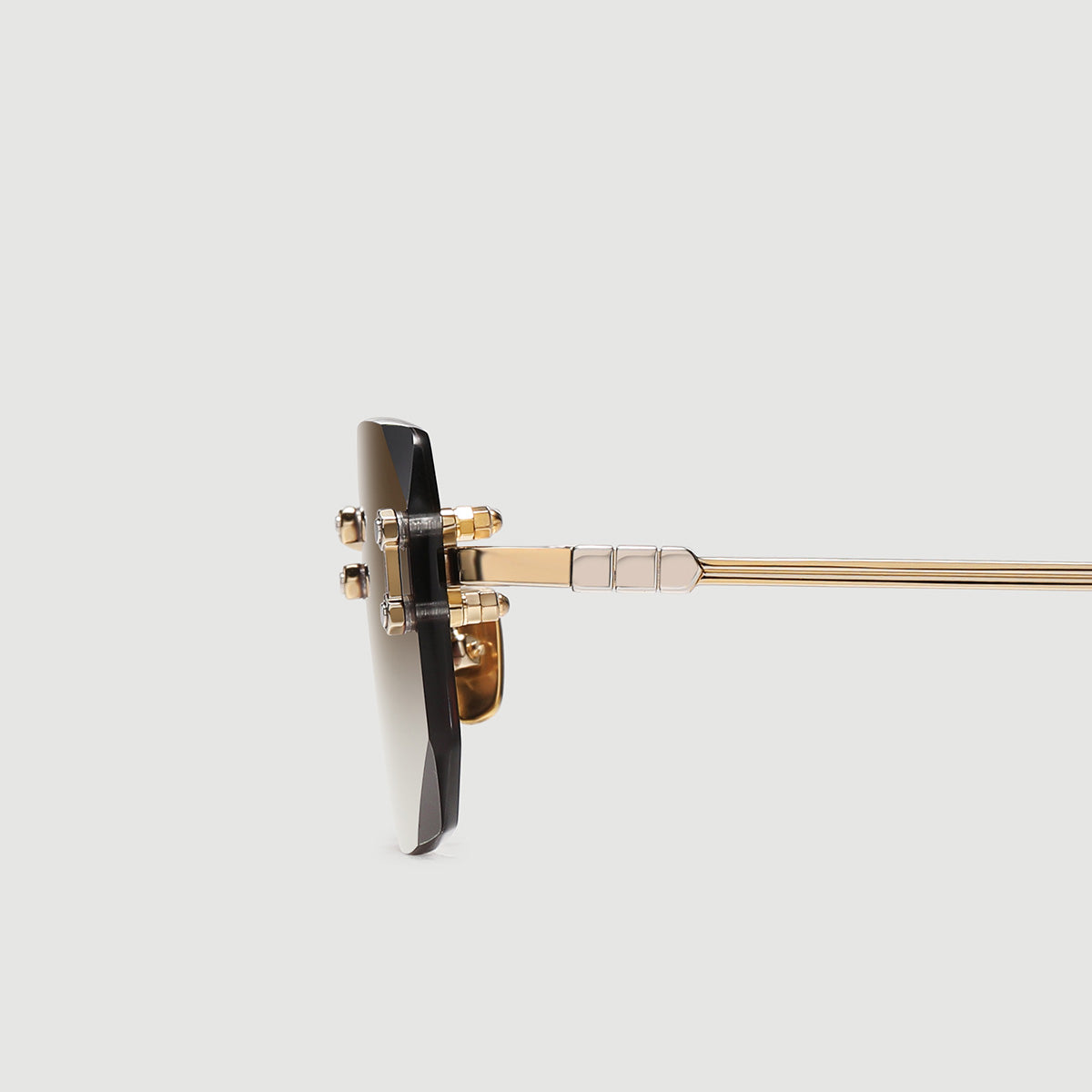FORCE | CHAMPAGNE CUT