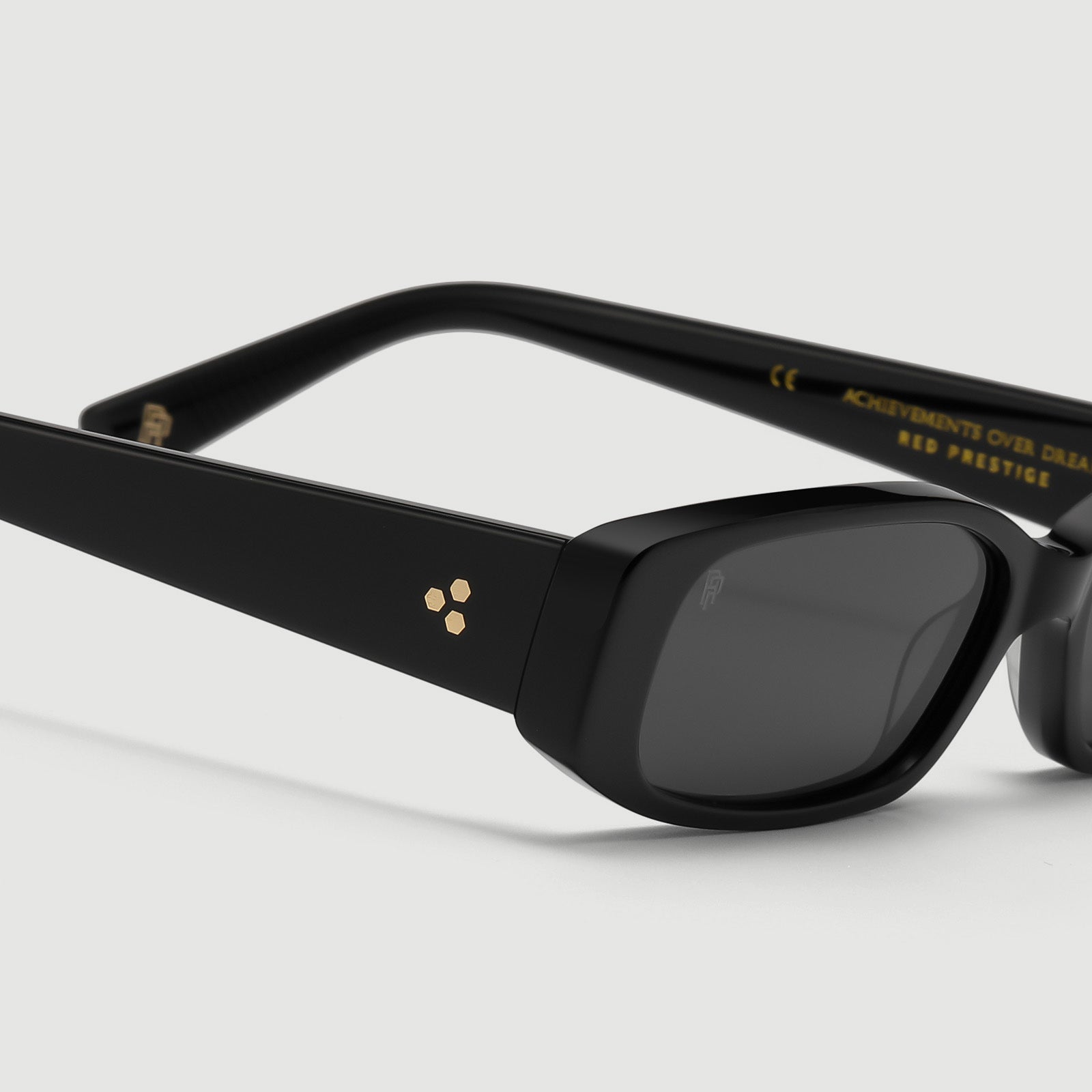 QUEST | BLACK